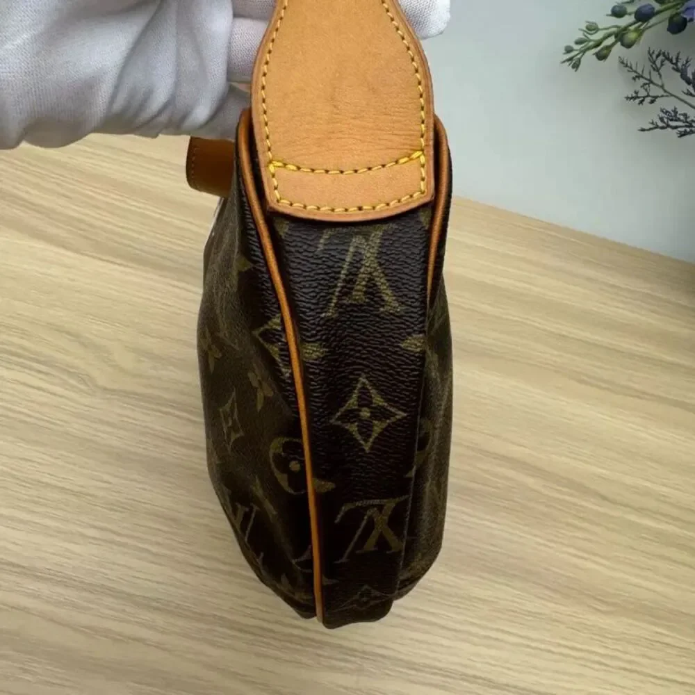 Louis Vuitton Women Pre-Loved Bag Very Good Condition